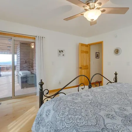 Spacious Murphy Retreat With Decks And Game Room!
